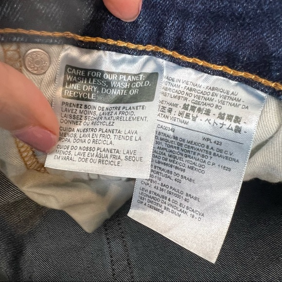 Levi’s Men’s Sz 40 502 Blue Denim HighWaist Bermuda Jean Shorts - Picture 8 of 8